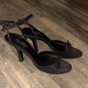 Rare vintage 90a Max Mara made in Italy woman’s black heels. Size 8 woman’s